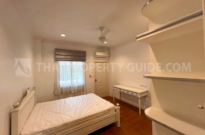 Townhouse in Sukhumvit 
